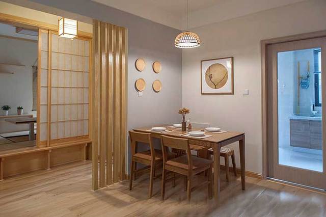 90平两居室装修餐厅设计2/8