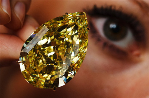 黄色钻石价格多少钱 黄色钻石和白色钻石哪个更贵