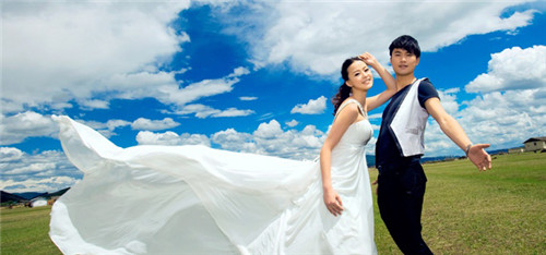 新人拍婚纱的地方_想去青岛拍婚纱照多少钱 青岛适合拍婚纱照的地方