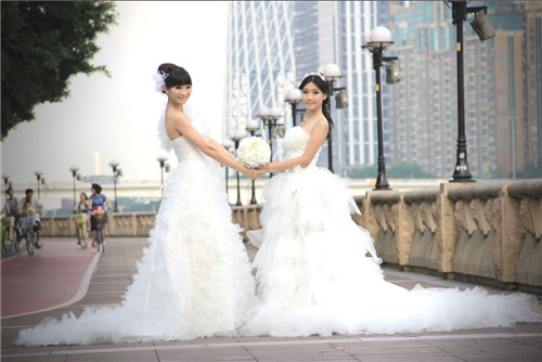 一般婚纱照照片多少张_在三亚一般6000块的婚纱照有多少张精修照片