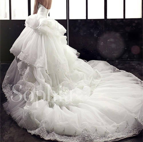 最美的婚纱礼服图片欣赏 婚纱礼服应如何挑选
