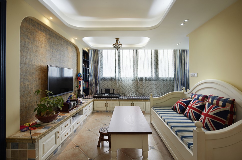 三居室装修,80平米装修,5-10万装修,客厅,地中海风格,电视背景墙,黄色