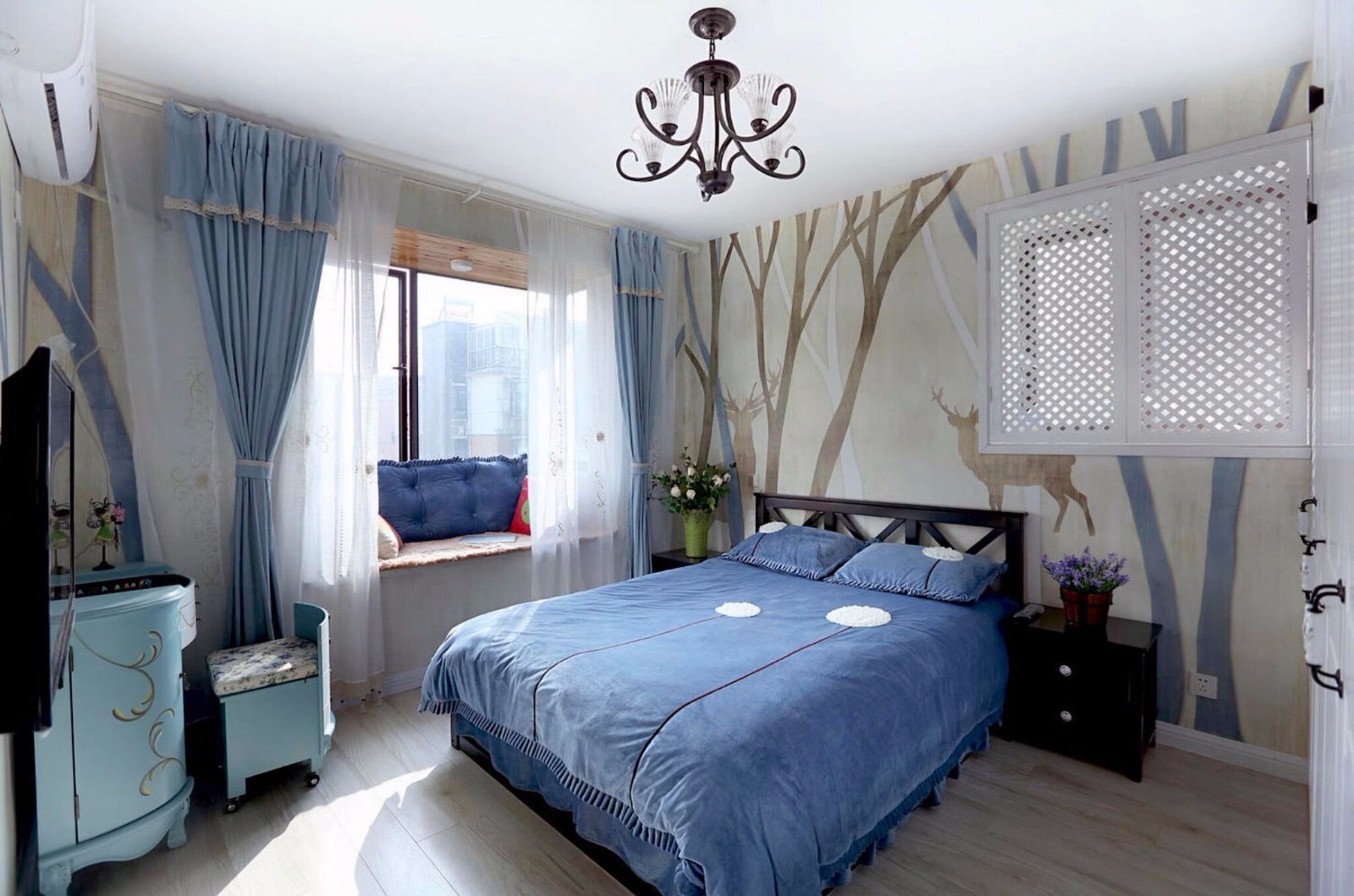 三居室装修,10-15万装修,90平米装修,卧室,地中海风格,飘窗,卧室背景墙,蓝色