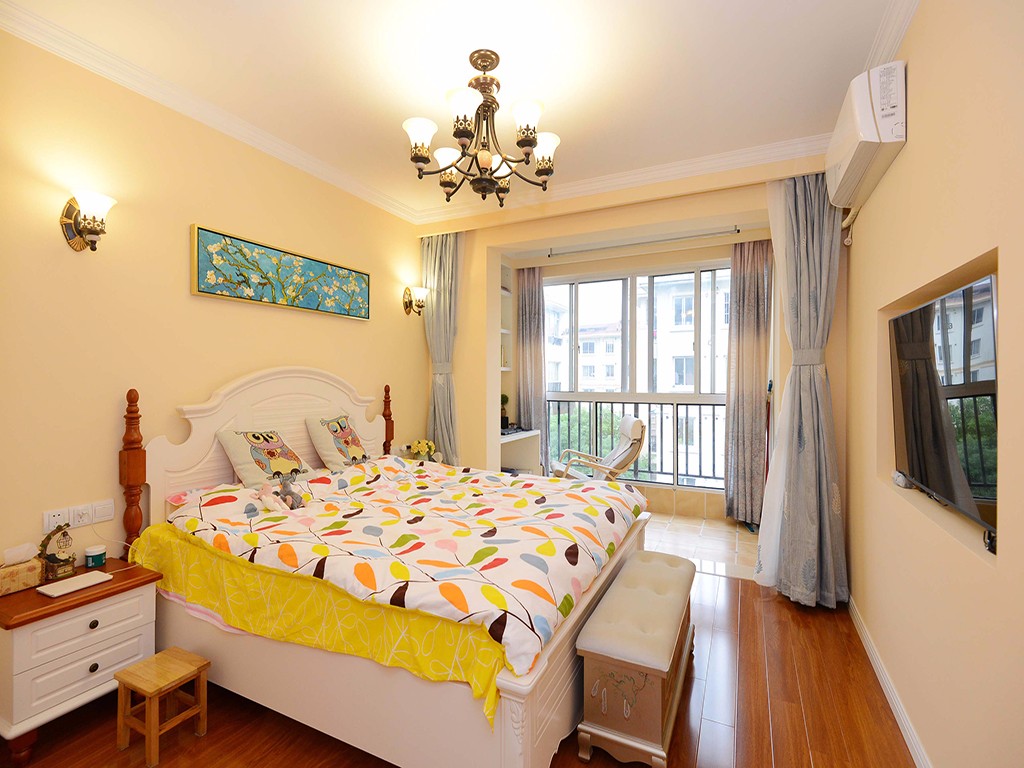二居室装修,70平米装修,5-10万装修,卧室,美式风格,卧室背景墙,黄色