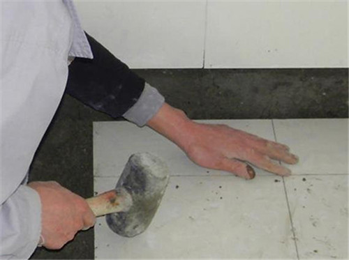 地板砖铺贴方法介绍 贴瓷砖注意事项
