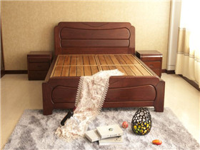 实木双人床的价格是多少 如何选购实木双人床