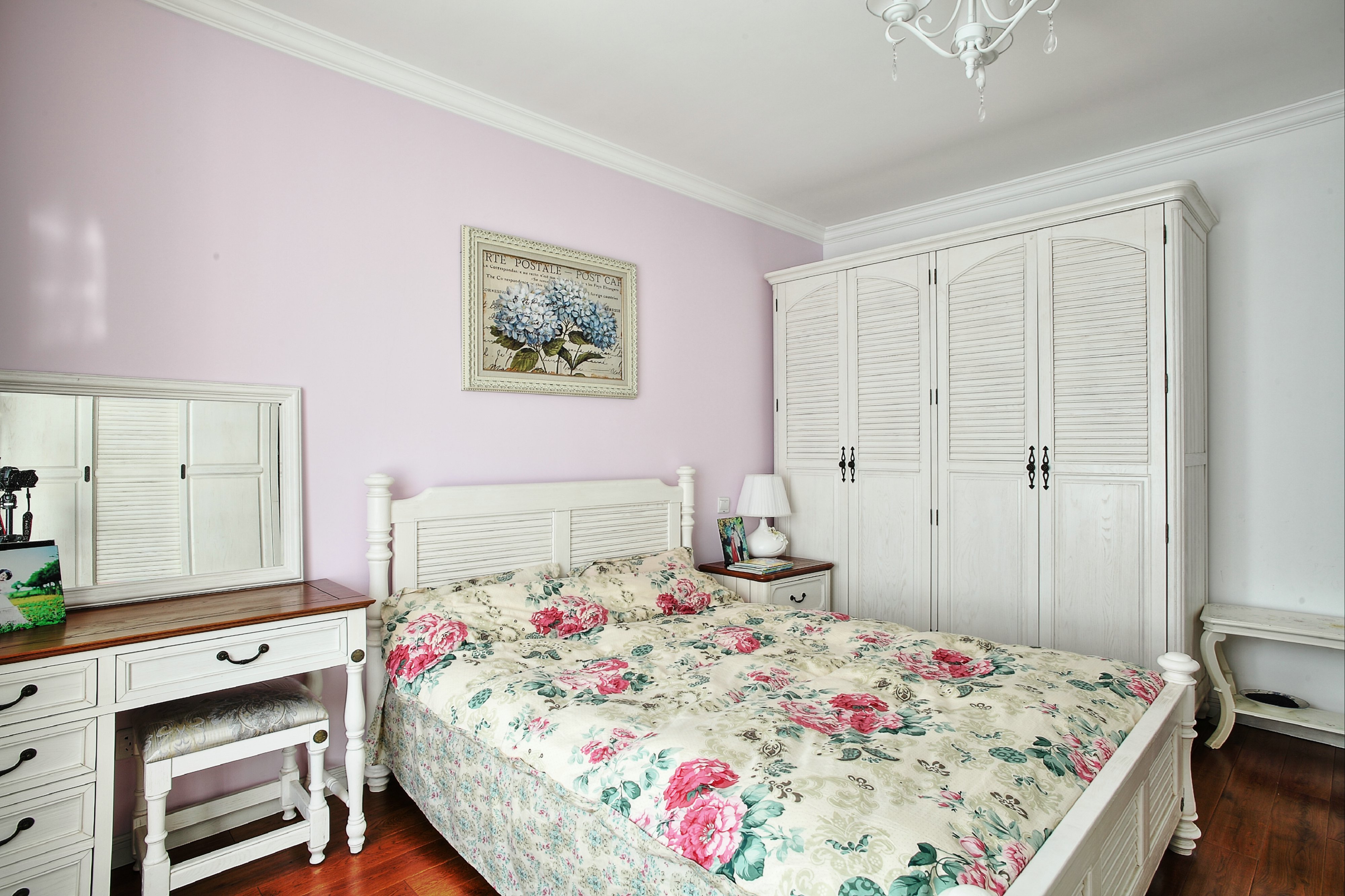120平米装修,三居室装修,10-15万装修,美式风格,衣柜,卧室背景墙,粉色