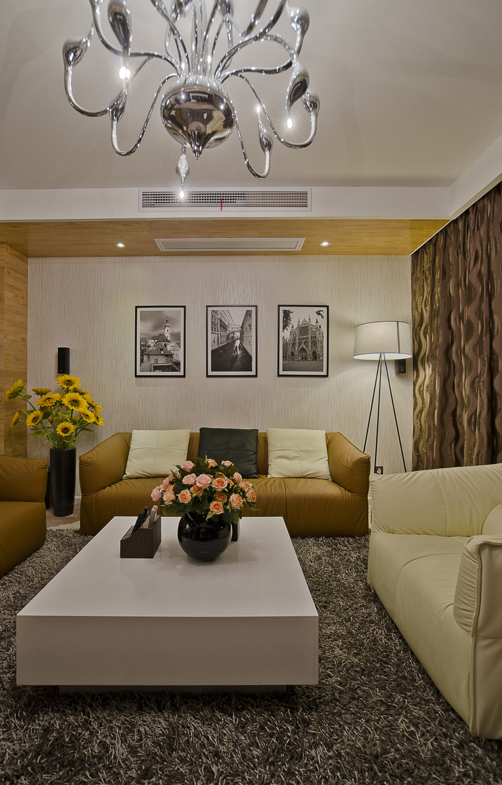130平米装修,三居室装修,10-15万装修,现代简约风格,客厅,沙发,米色
