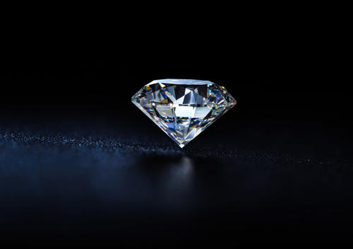 怎样辨别钻石的真假 钻石一克拉多少钱