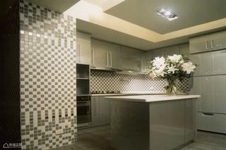 日式风格公寓简洁厨房装修效果图