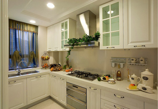 欧式风格大气白色厨房橱柜定制