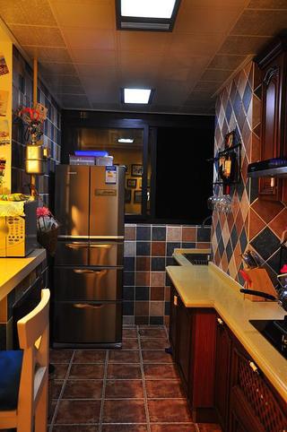 地中海风格温馨红色厨房橱柜图片