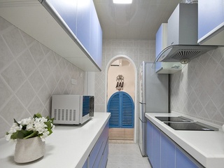 地中海风格简洁蓝色厨房橱柜安装图