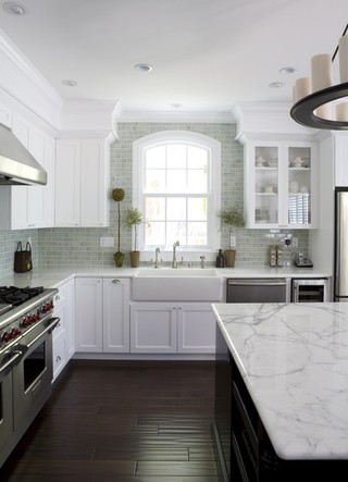 宜家风格简洁白色厨房橱柜设计