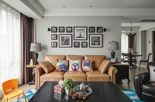 美式风格三居室温馨沙发背景墙效果图