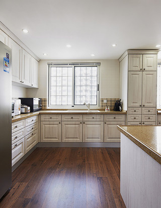 美式风格简洁白色厨房橱柜定制