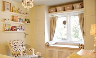 美式风格小清新黄色卧室飘窗装修效果图