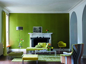 丰富色彩完美搭配的客厅家具