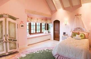田园风格可爱粉色儿童房设计图