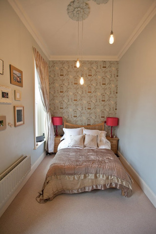 美式风格唯美卧室背景墙壁纸效果图