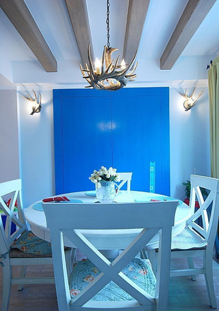 地中海风格白色餐桌效果图