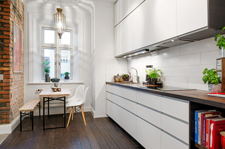 简洁白色厨房设计图