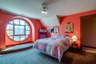美式风格红色卧室背景墙设计