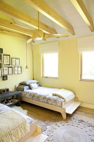 欧式风格黄色卧室背景墙装修图片