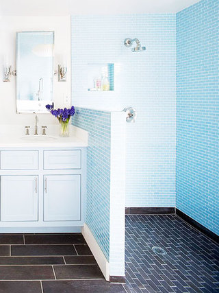 蓝色卫浴间瓷砖瓷砖图片