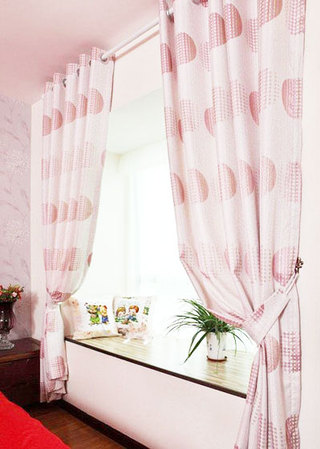 粉色卧室窗帘飘窗窗帘图片