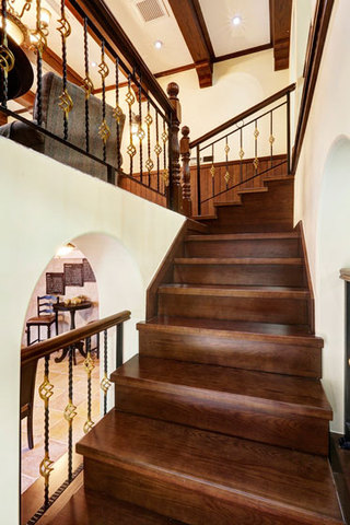 美式风格三居室古典楼梯旧房改造家装图片