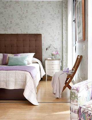 棕色卧室木床设计效果图
