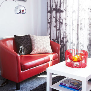 红色皮质沙发小客厅装修效果图