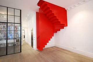 红色楼梯装修效果图