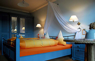 蓝色橙色卧室效果图