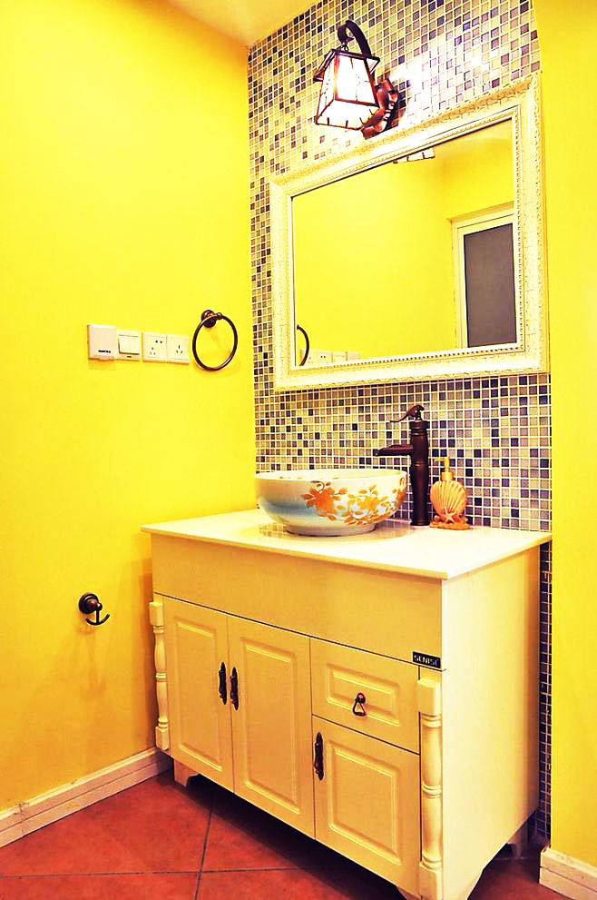 黄色浴室柜设计图