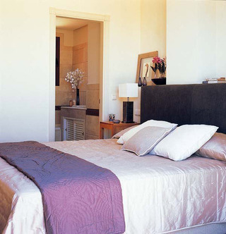现代温馨卧室设计效果图片
