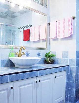 蓝色砖砌洗手台效果图