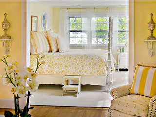 温暖黄色系卧室设计