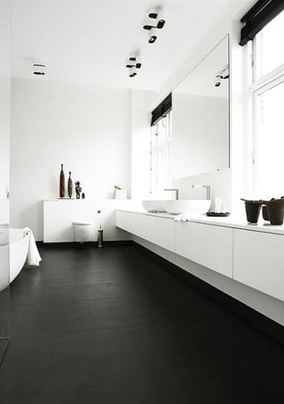 黑白两色卫生间设计