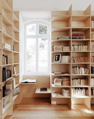 木质温馨家庭书房设计