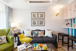 简洁地中海风情客厅 沙发照片墙布置图