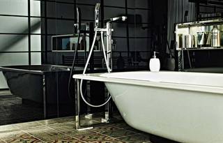 loft风格黑白浴缸效果图