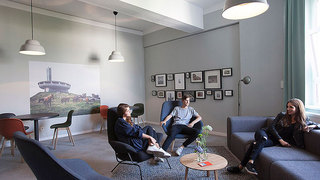 现代简约灰色客厅装修效果图