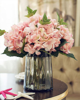 粉色餐桌花卉布置装修效果图