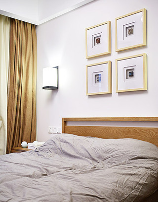 温馨宜家风卧室照片墙设计