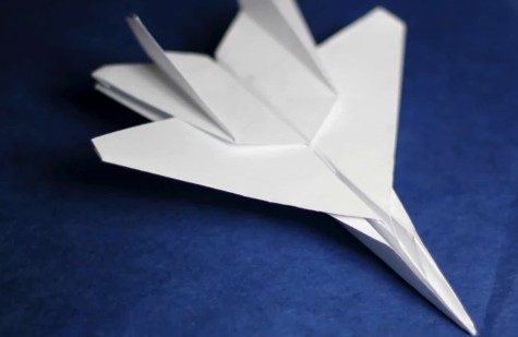 怎样折纸飞机飞得远