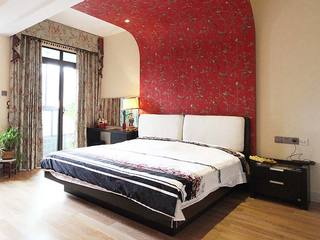古典中式卧室 红色床头软包设计
