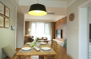 日式风格小公寓装修木质餐桌图片