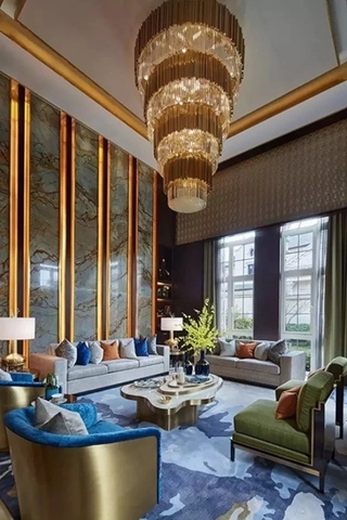 美式挑高客厅 奢华水晶大吊灯设计